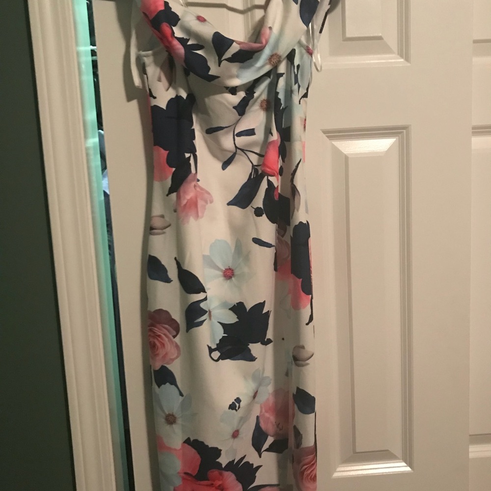 Dress - Picture 2 of 2